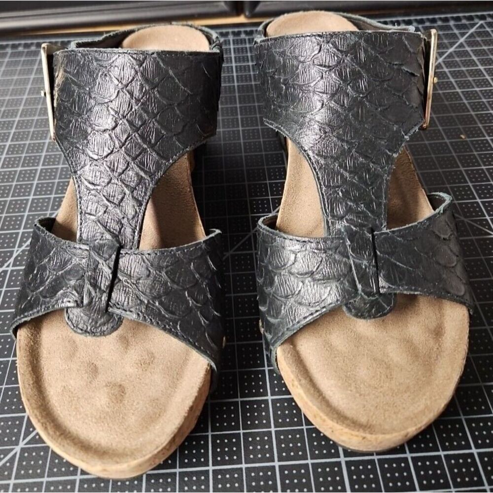 Walking cradles women THEA  wedges ankle‎ embossed  leather strap sandals 6.5M